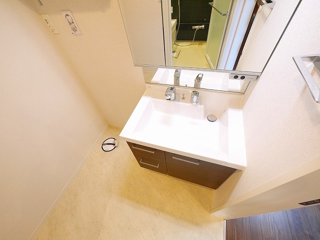 シャーメゾンハイメルの洗面所|広い洗面スペース