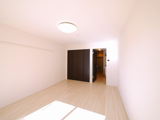 ファインパークの洋室|フローリングなのでお掃除も簡単です