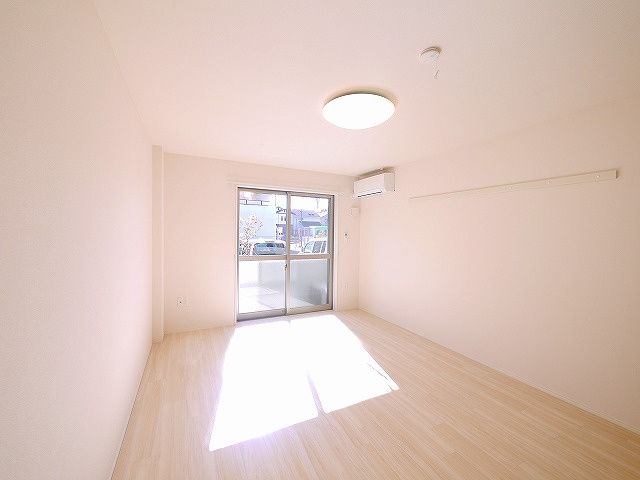 ファインパークの洋室|広さの十分なワンルームです