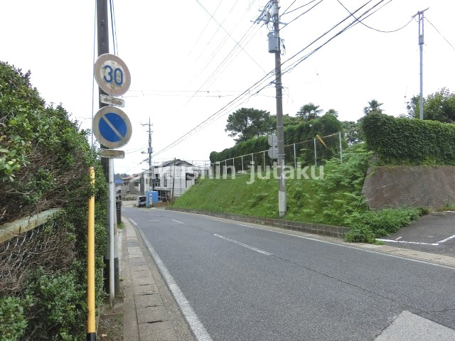 八千代市大和田　売地　約５４坪　建築条件なし　駅徒歩５分の前面道路含む現地写真|東側８．３ｍ公道面　間口約８．７ｍ