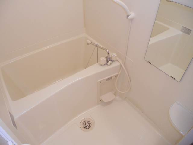 エスト堀川の浴室