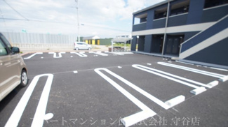 【駐車場】