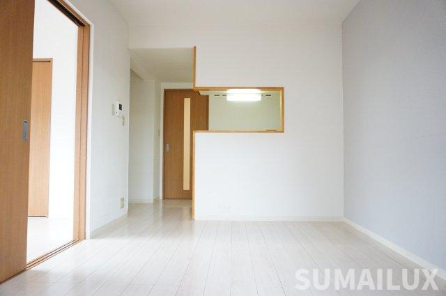 熊本市中央区黒髪１丁目の賃貸マンションの居間・リビング