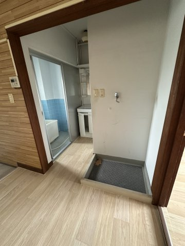 亀屋ビルの玄関