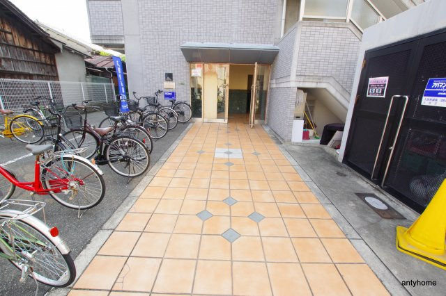 カーサあわじ　仲介手数料無料の駐車場