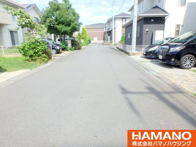 筑西市成田中古戸建の前面道路含む現地写真|前面道路は市道です