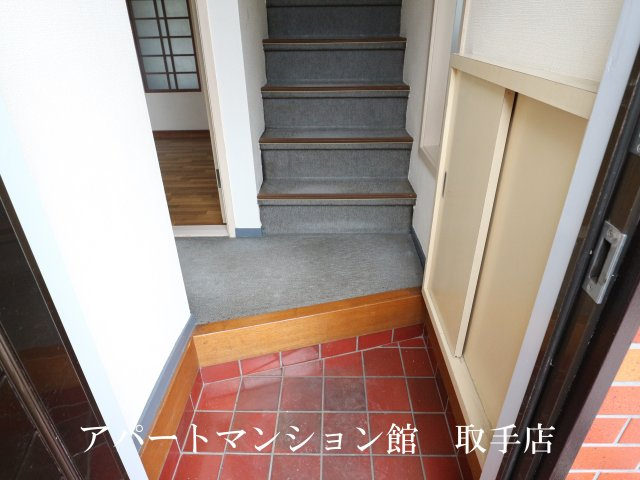 白山貸家の玄関