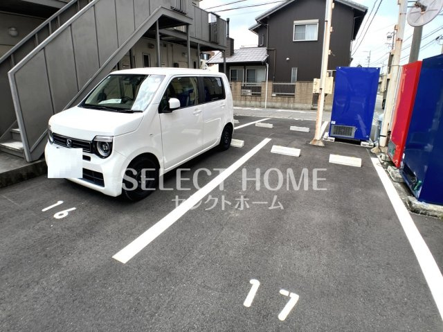 【駐車場】 | ファミールハイツD棟 | 駐車場があるので、車を買う予定の方も安心です