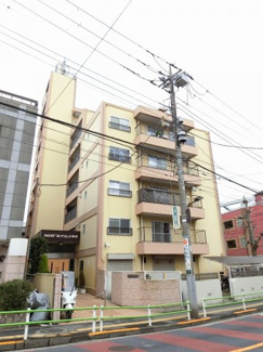 【外観】 | 東急池上線「長原」駅徒歩12分、都営浅草線「馬込」駅徒歩17分。バス停「稲荷坂」停歩1分。