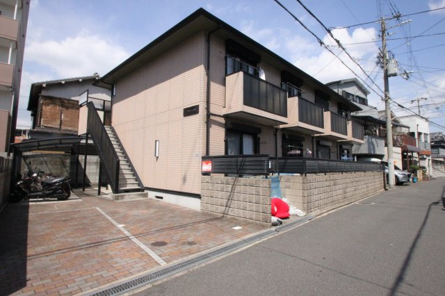 プラサート小阪の外観