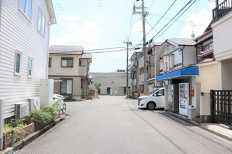 【前面道路含む現地写真】