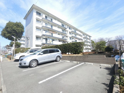 【駐車場】 | 片倉台団地3街区4号棟 | 平置き駐車場