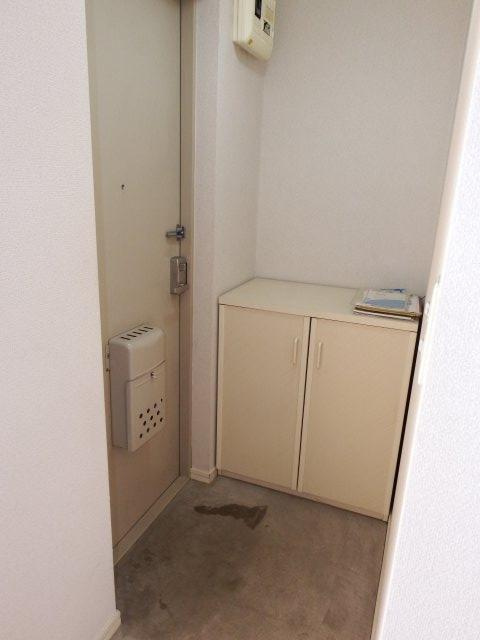 レピュートKの玄関