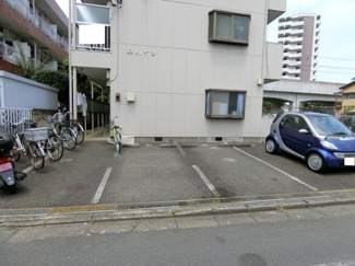 【駐車場】
