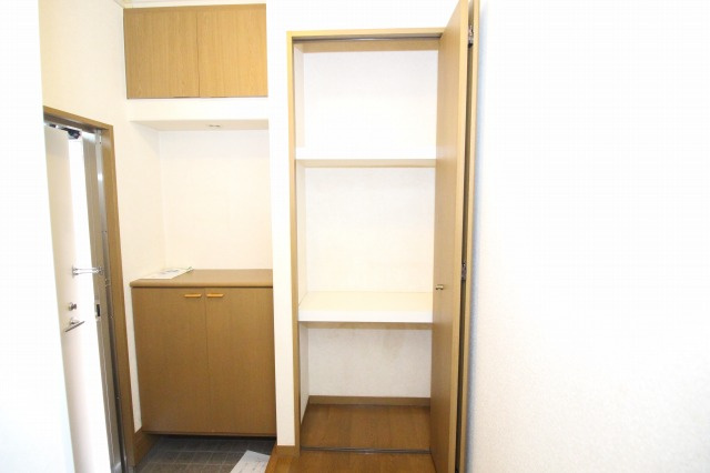 セゾンメルヴェーユ秋の収納|大きなものも収納できそうです
※間取り反転の場合あり、内装が若干異なる場合がございます