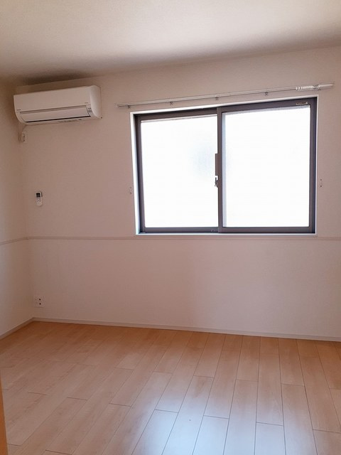 ミレニアポートの洋室