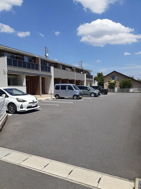 ミレニアポートの駐車場