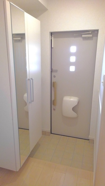 ミレニアポートの玄関