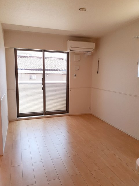 ミレニアポートの居間・リビング