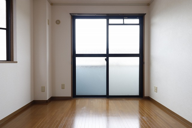 セゾン・メルヴェーユ冬棟Aの洋室|使い勝手のいい洋室です
※間取り反転の場合あり、内装が若干異なる場合がございます