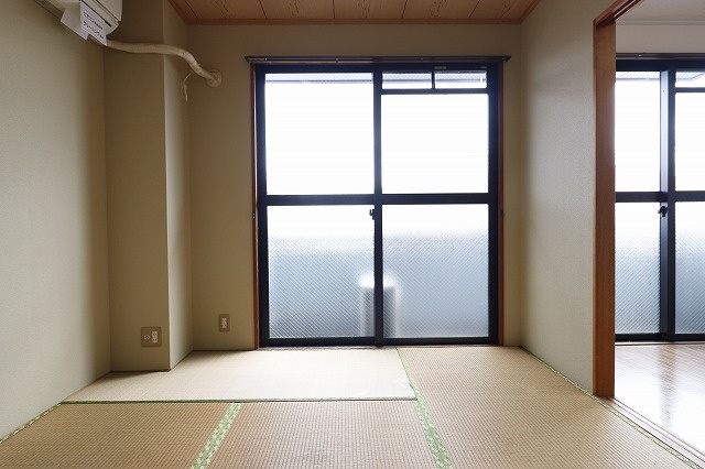 セゾン・メルヴェーユ冬棟Aの和室|和室がひろがる居住スペース
※間取り反転の場合あり、内装が若干異なる場合がございます