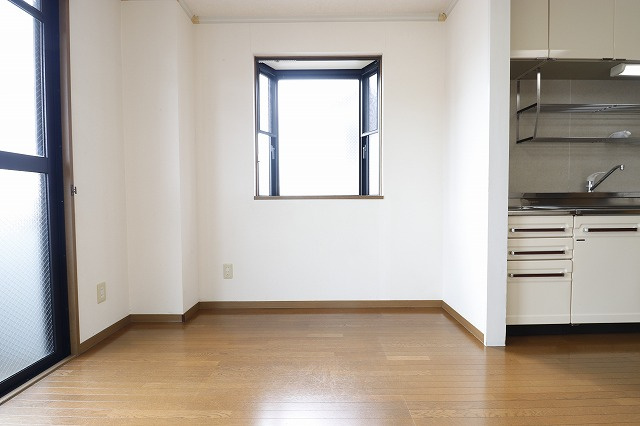 セゾン・メルヴェーユ冬棟Aの内装|きれいな内装です
※間取り反転の場合あり、内装が若干異なる場合がございます