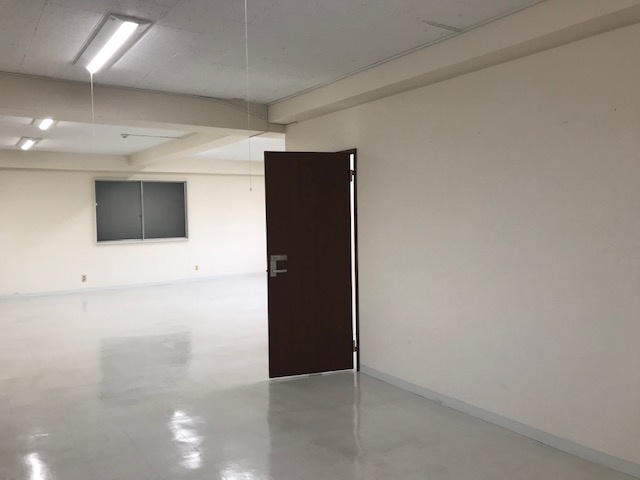 富士見町ペガサスビルの居間・リビング