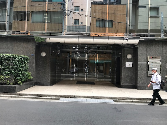 コア京橋ビルのエントランス