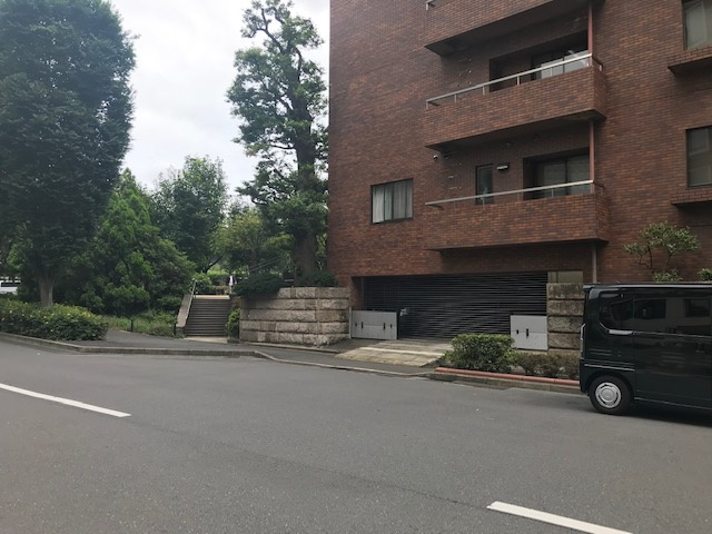 パークサイドハウスの駐車場