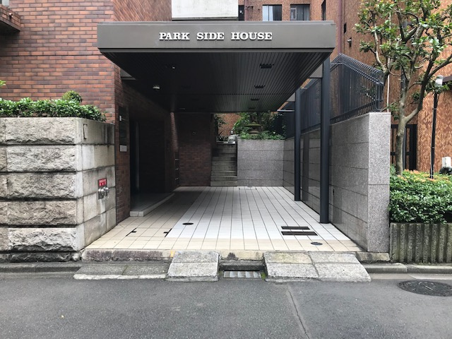 パークサイドハウスのエントランス