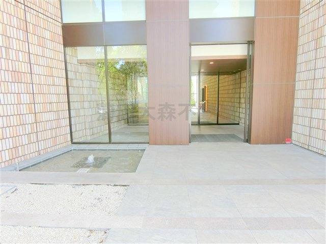 プラウドシティ大田六郷フォレスト街区のエントランス