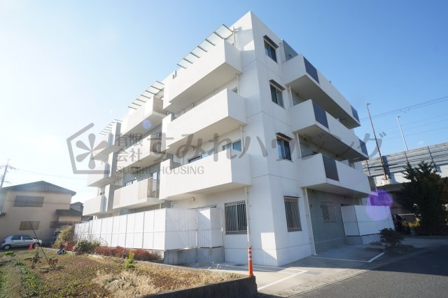 CRYSTA荒牧の外観