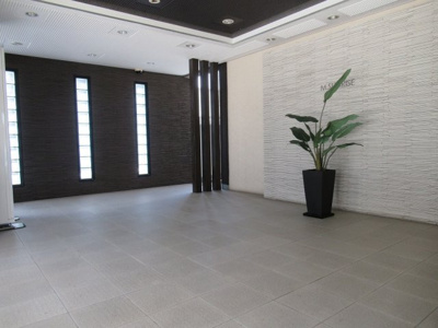 【ロビー】 | M・Sunrise（エム・サンライズ）（久宝寺口賃貸） | 綺麗な敷地内です