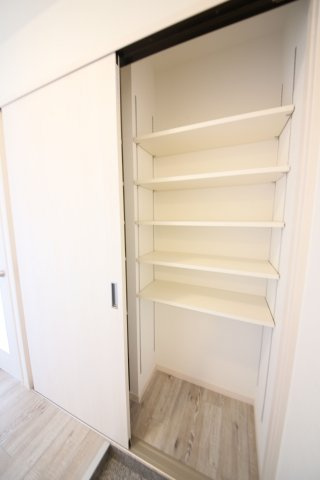 シャトー清城の玄関