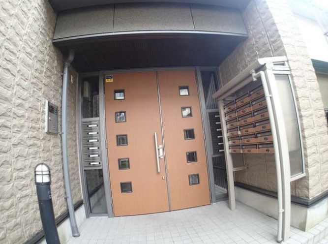 ロジュマンブリヤン のエントランス