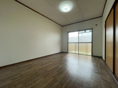 【寝室】 | ジョイフル東二見