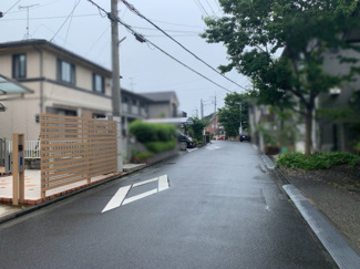 【前面道路含む現地写真】