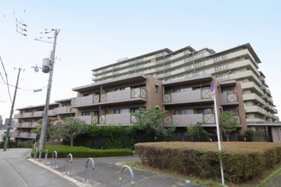 【外観】 | 千里南グリーンマンション | 【現地写真】
総戸数28戸のマンションです♪