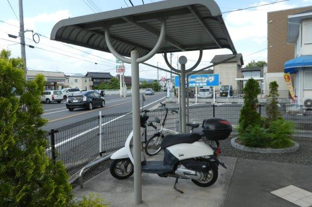 総社市真壁のアパートのその他共用部分|自転車置き場
