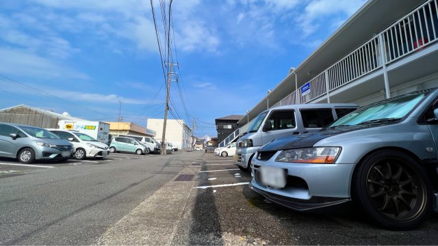 ハイツ若葉の駐車場