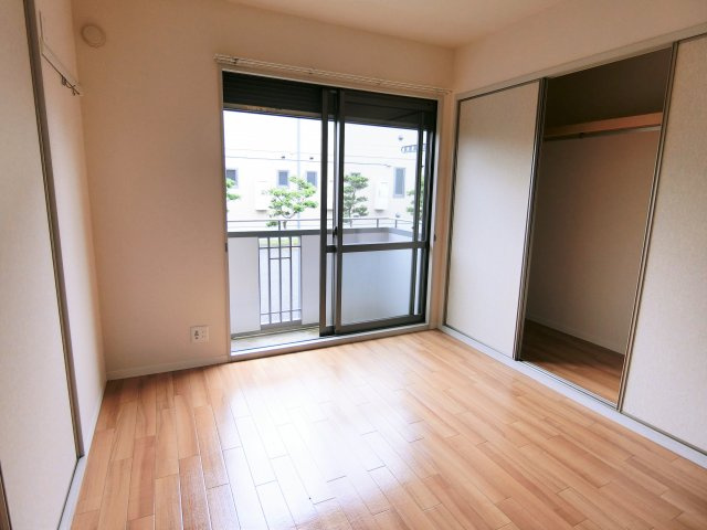 グランドパレスBの洋室