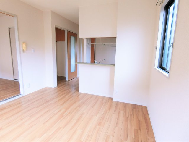 グランドパレスBの居間・リビング