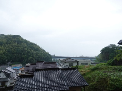 【展望】 | ライオンズヒルズ田方 | リビング全面に広がるバルコニーは、陽もよくあたり、洗濯物もすぐに乾きそうです！