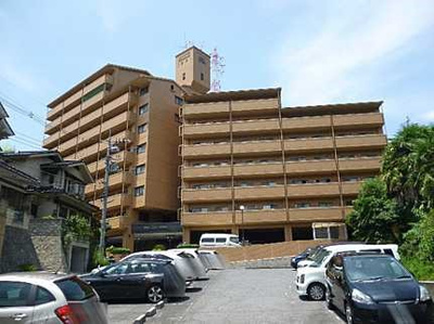 【外観】 | ライオンズヒルズ田方 | 耐震性の高さを判断するポイントは、建築確認申請日が1981年6月1日以降の新耐震基準に適合しているかどうか。震度６程度の大地震でも建物が崩壊しないレベルが基準になりました。