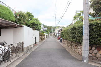 【前面道路含む現地写真】