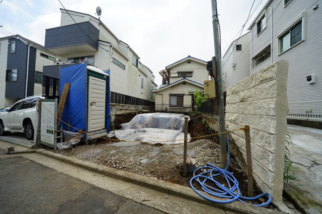 星川駅より徒歩圏内の通勤通学に便利な立地！LDK１８帖の４LDK♪保土ケ谷区桜ヶ丘2丁目　新築戸建ての外観|食洗機や浄水器、浴室乾燥機など嬉しい設備が充実しております。