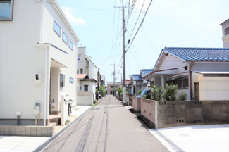 【前面道路含む現地写真】