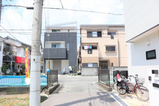 【前面道路含む現地写真】