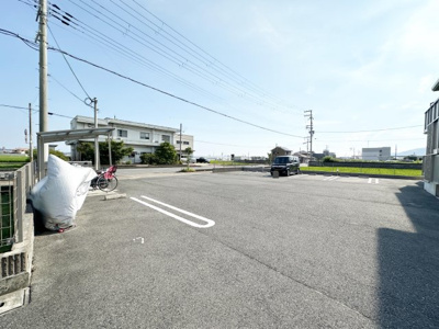【駐車場】 | FloraＢ