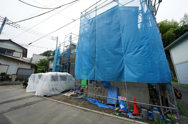 和田町駅から平坦徒歩５分！敷地面積はゆとりの約42坪♪保土ヶ谷区仏向町　全２棟新築戸建ての外観|2020年8月建物完成予定です。完成が楽しみですね。